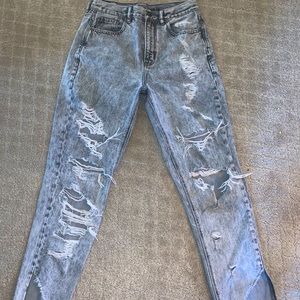 High Waisted American Eagle Mom Jean